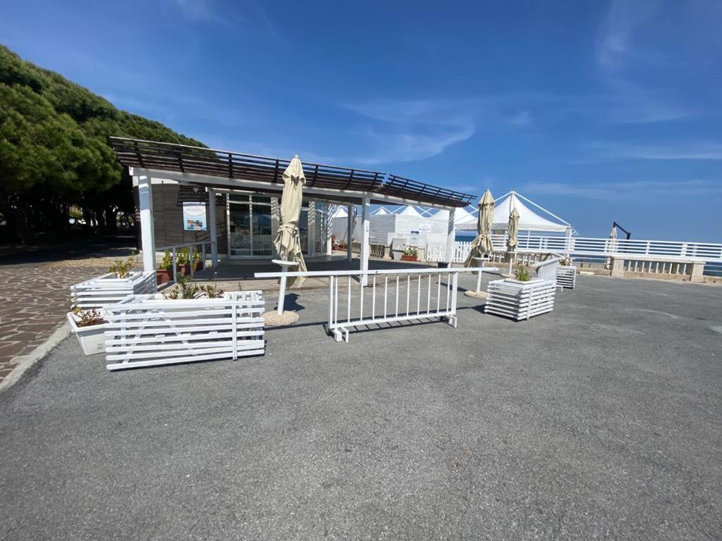 Villa Paolina Ceriale - App. 6 Posti Exterior photo